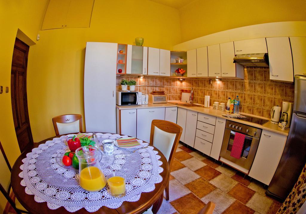 Best Location To Explore Krakow Spacious 105M2 객실 사진